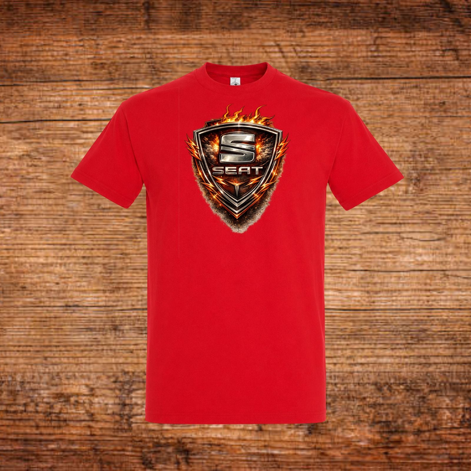 Rotes T-Shirt mit großem SEAT-Emblem-Aufdruck und Flammenmotiv auf der Brust