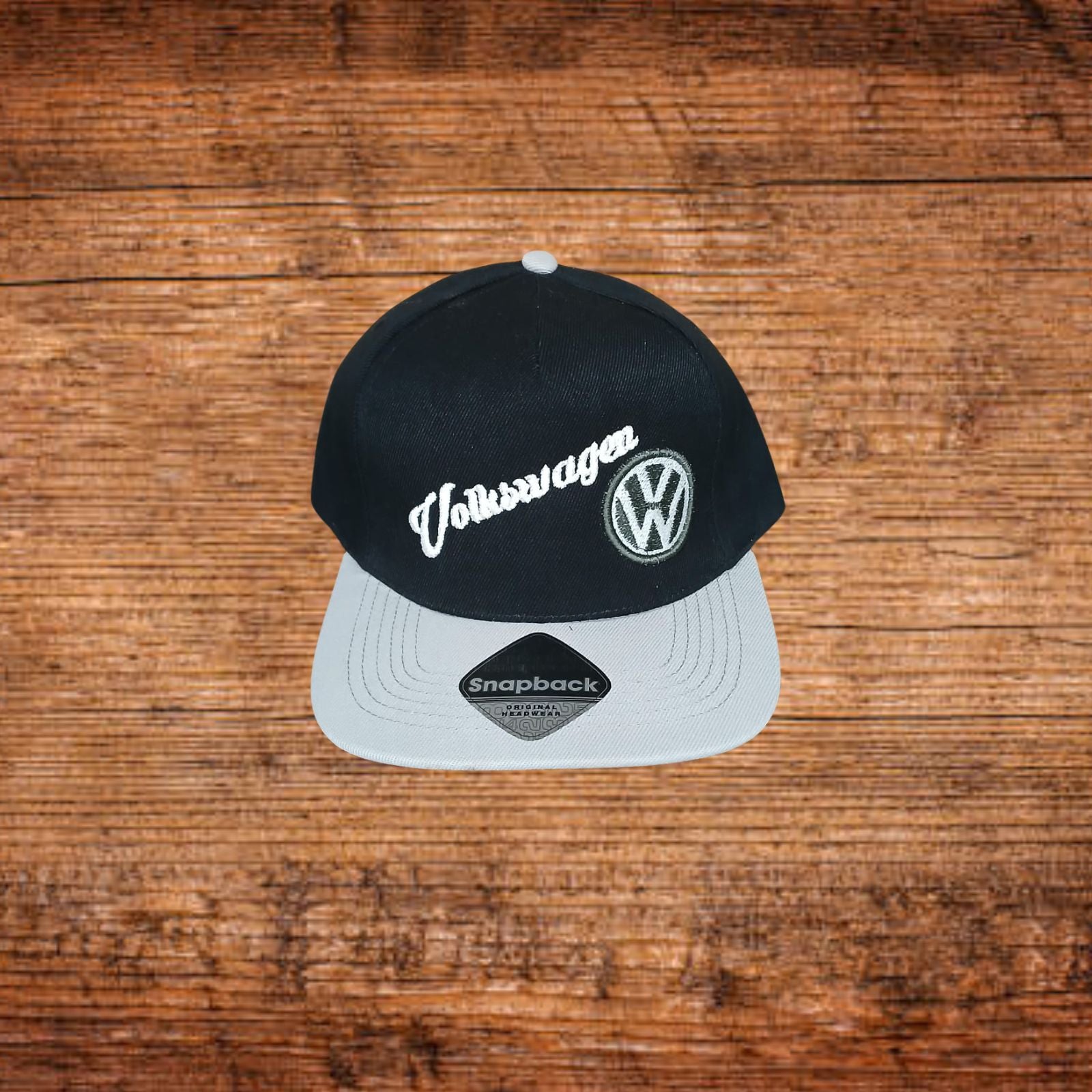 Volkswagen-Logo Snapback-Kappe, schwarz mit grauem Schirm und VW-Logo vorn