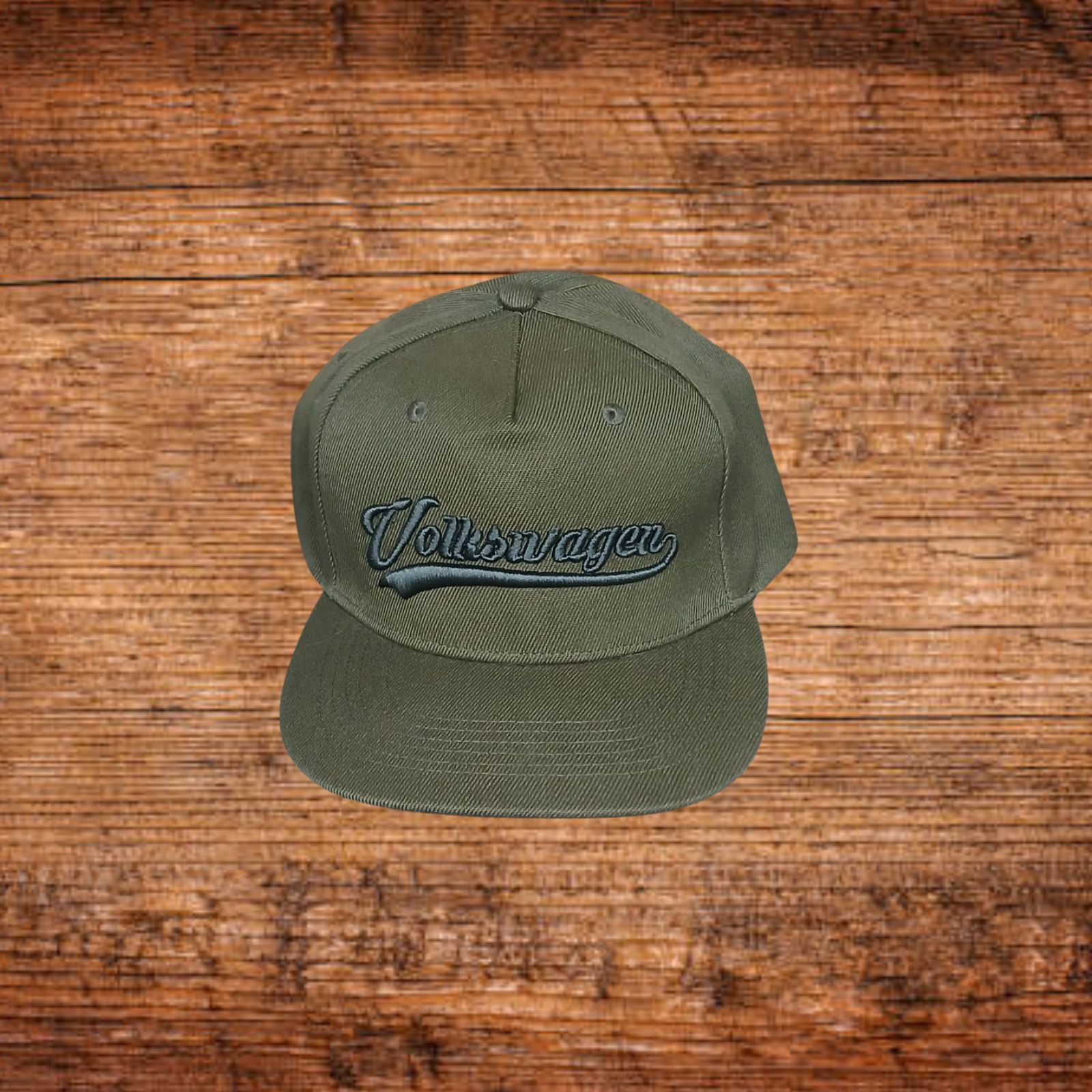 Grüne Snapback-Cap mit besticktem „Volkswagen“-Schriftzug vorne