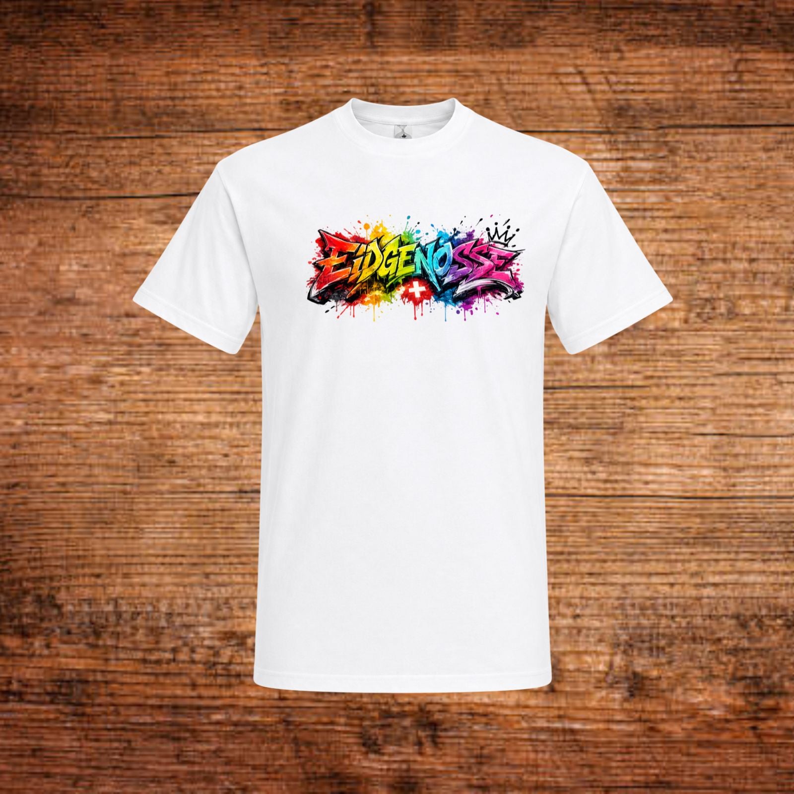 Weißes T-Shirt mit buntem Graffiti-Logo vorn