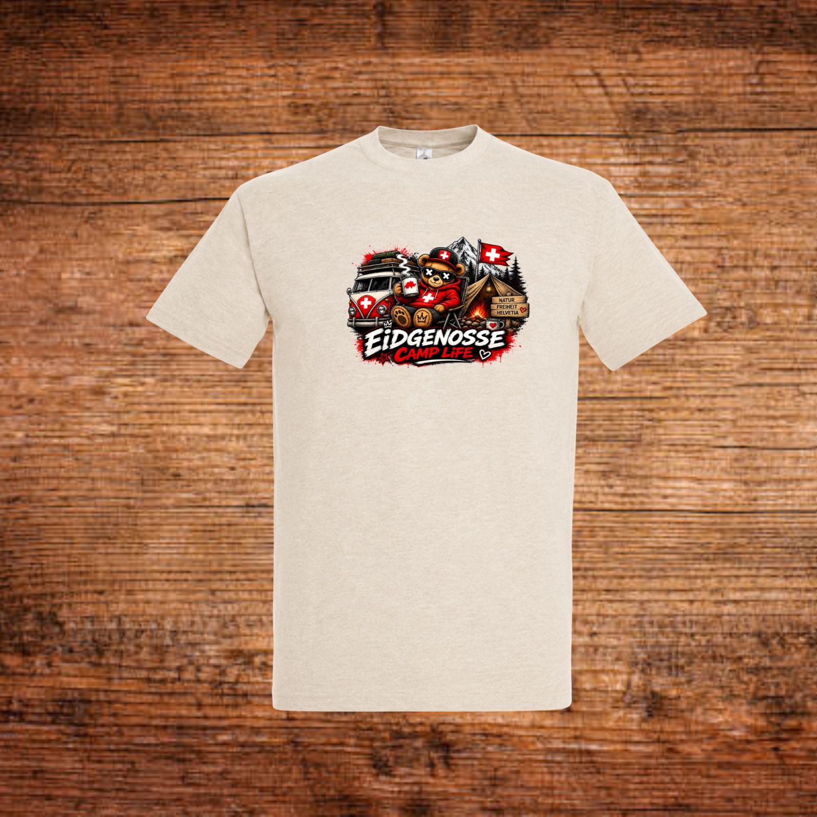 Beiges T-Shirt mit Frontprint „Eidgenosse Camp Life“ und Schweizer Symbolen