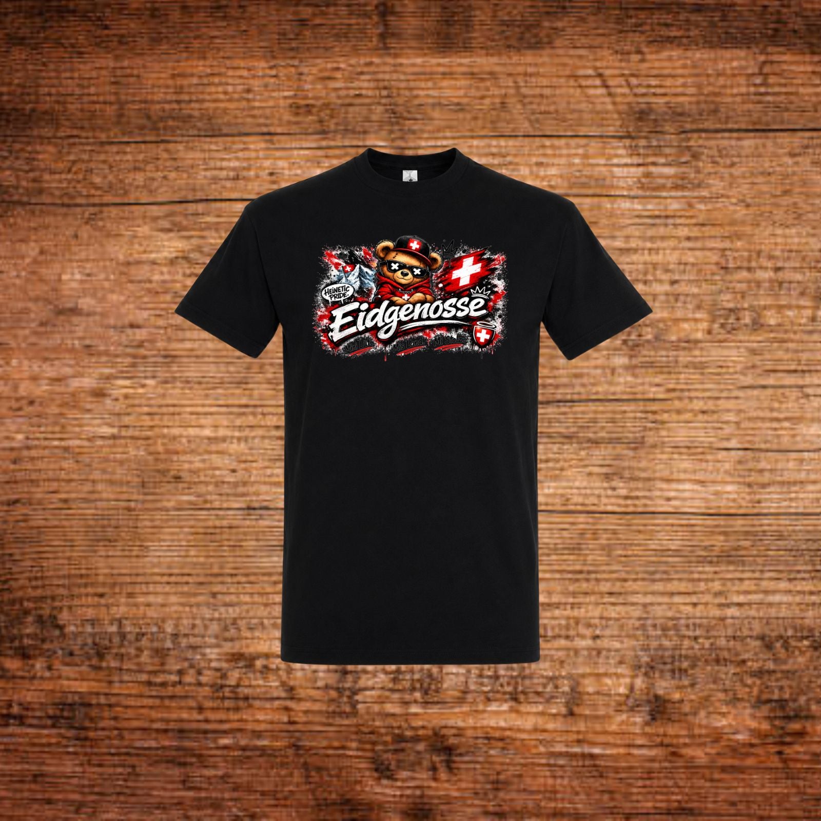 Schwarzes T-Shirt mit buntem Aufdruck von Bär und Schweizerkreuz