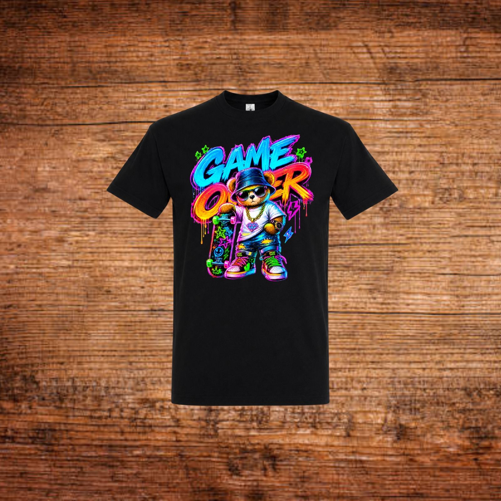 Schwarzes T-Shirt mit buntem „Game Over“ Bären-Graffiti-Print