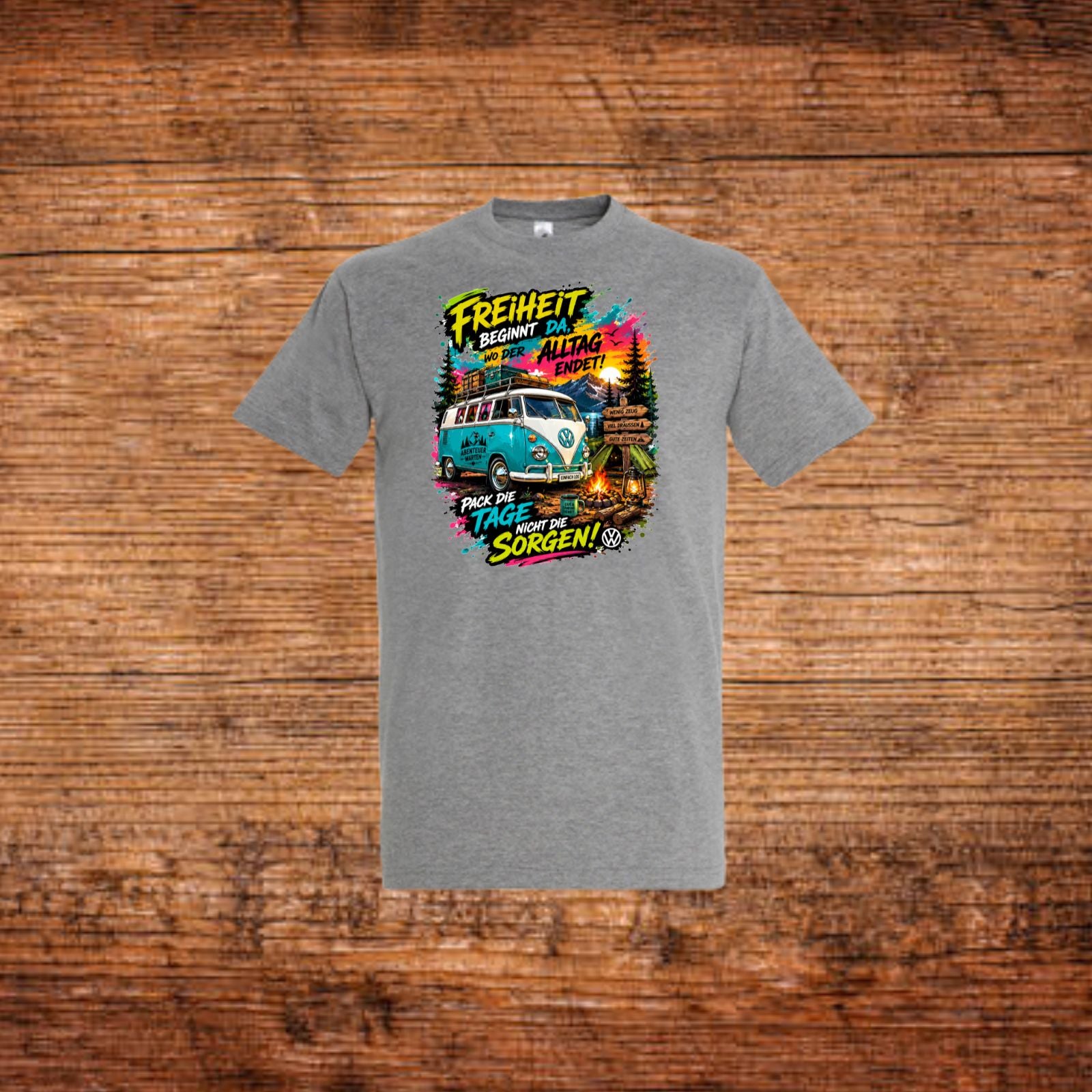 Graues Camping-T-Shirt mit farbigem Frontdruck
