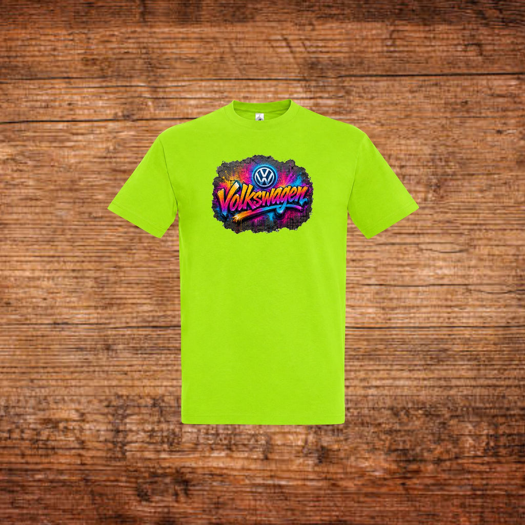 Neongrünes T-Shirt mit farbigem Volkswagen-Graffiti-Print auf der Brust