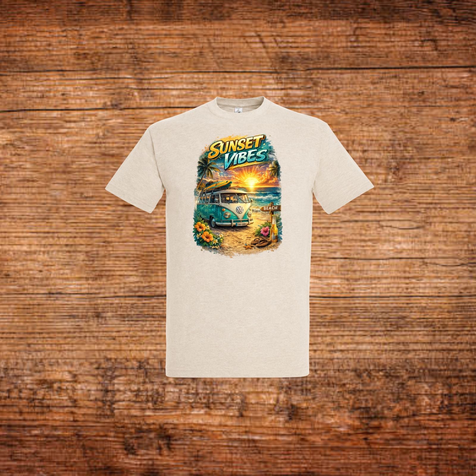 Beiges Kurzarm-T-Shirt mit Rundhalsausschnitt und großem „SUNSET VIBES“-Grafikprint.