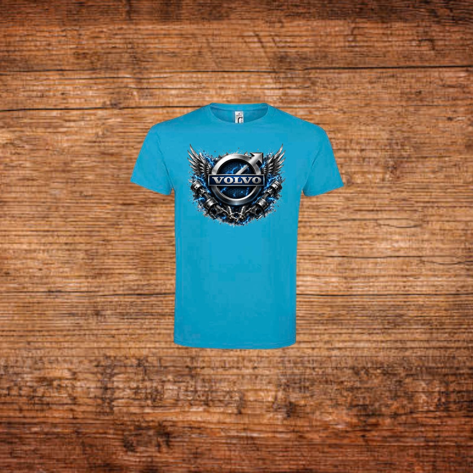 Türkisfarbenes T‑Shirt mit Volvo-Emblem und Flügelmotiv auf der Brust