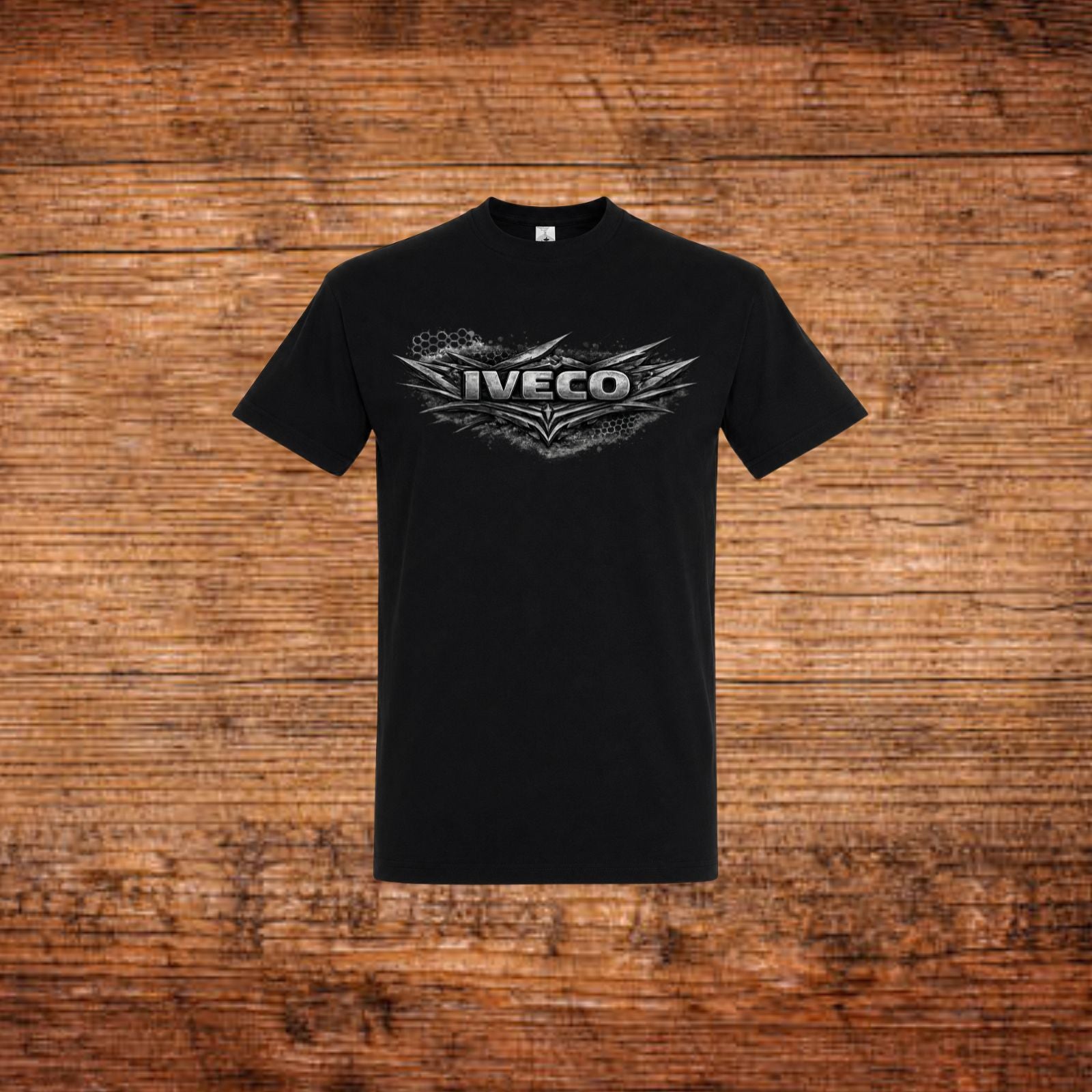 IVECO Shadow Edition T-Shirt in Schwarz mit großem IVECO-Logo auf der Brust
