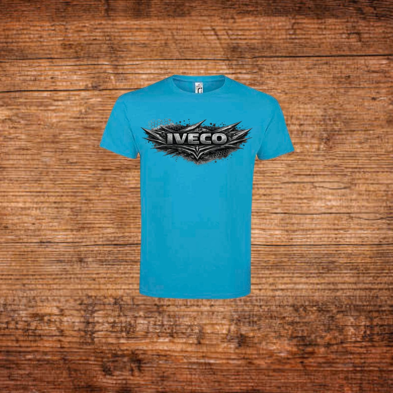 IVECO Shadow Edition T-Shirt in Blau mit großem IVECO-Logo auf der Brust