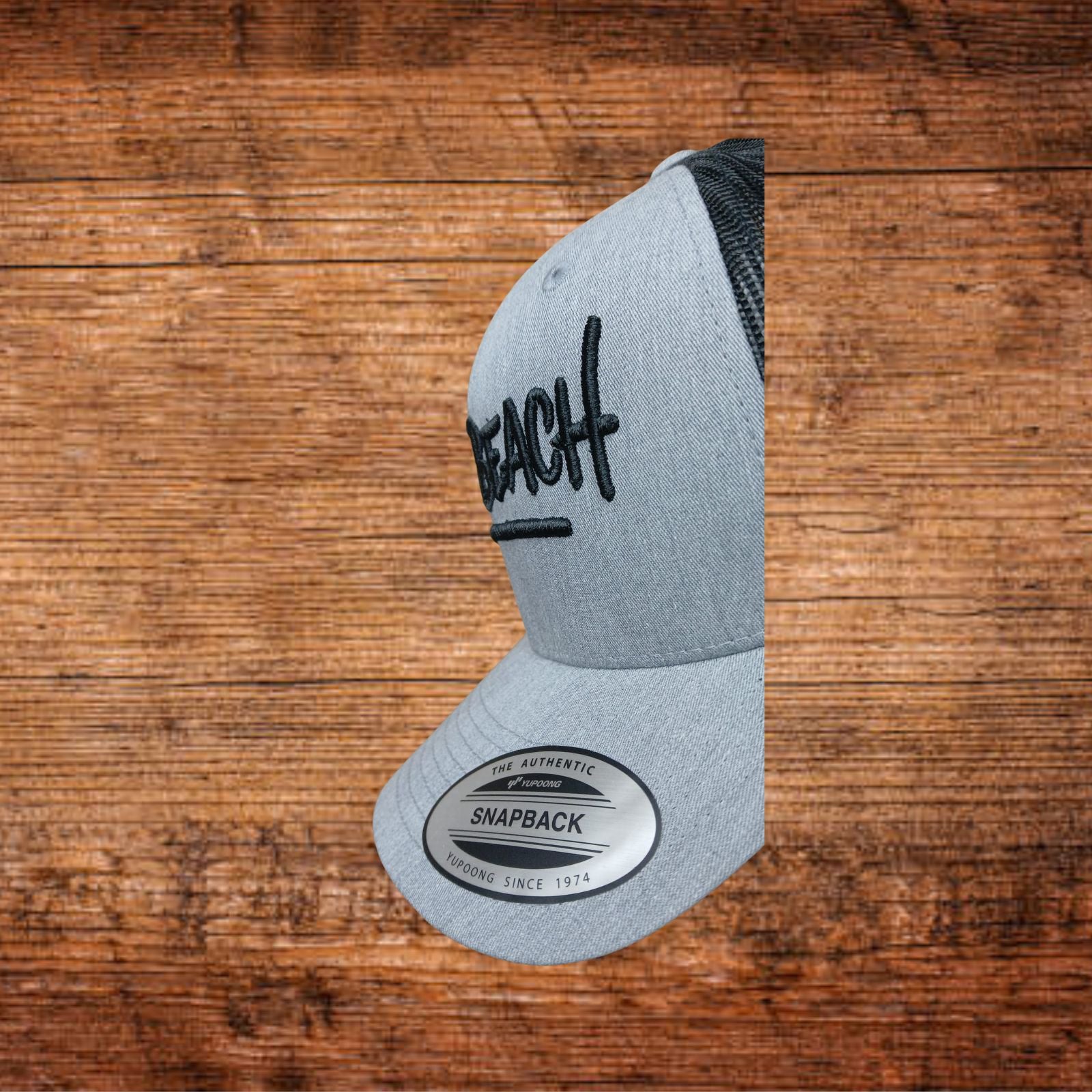 Snapback-Trucker Cap hellgrau/schwarz mit 3D-Stickerei; Snapback-Aufnäher an der Rückseite