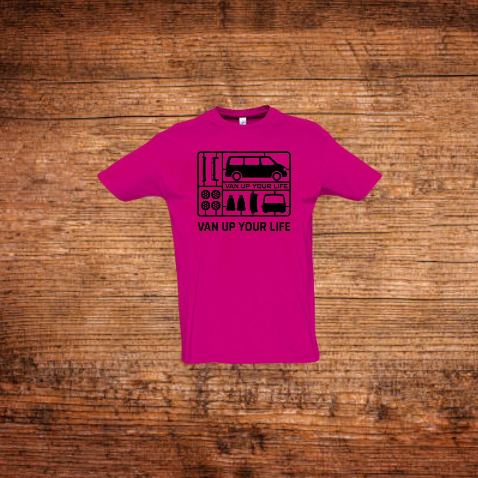 neonpinken T-Shirt mit VW-Bus-Frontprint und Schriftzug „VAN UP YOUR LIFE“