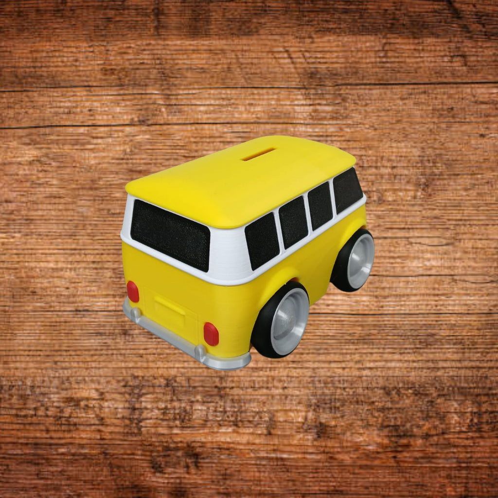Bulli-Spardose: gelber VW-Bus seitlich, mit schwarzen Fensterflächen und silbernen Rädern