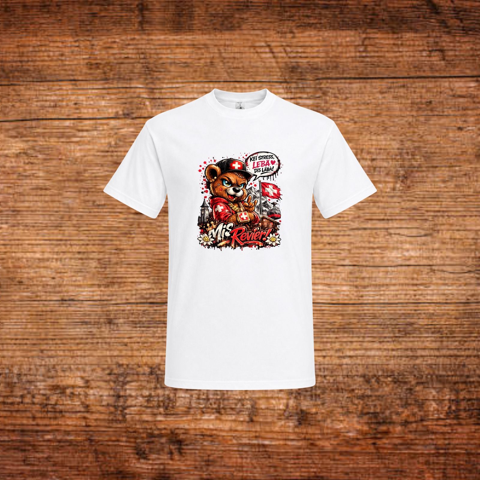Weißes T-Shirt mit Bärenmotiv und roten Akzenten im Vorderdruck