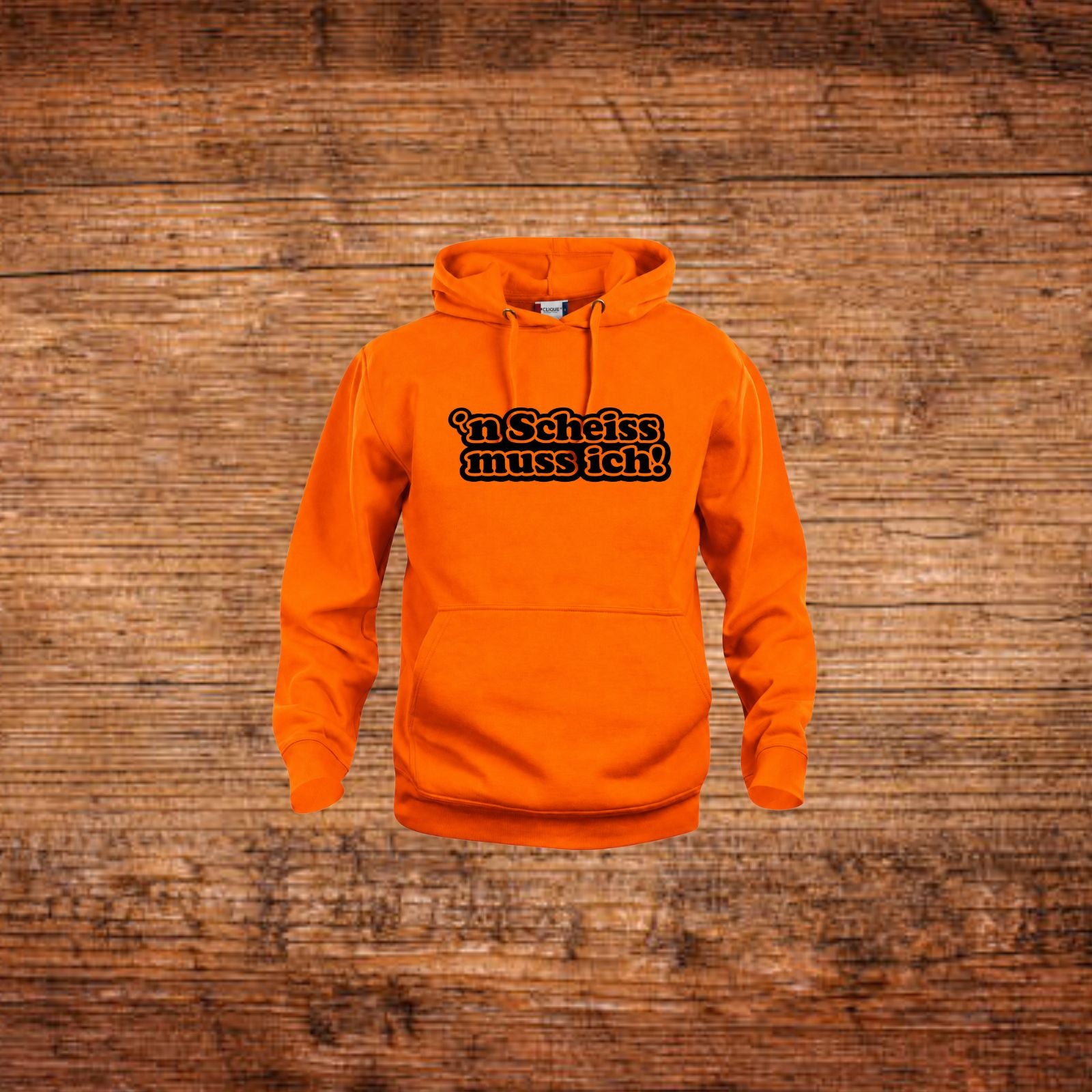Oranger Kapuzenpullover mit Kordelzug und Frontdruck „n Scheiss muss ich“.