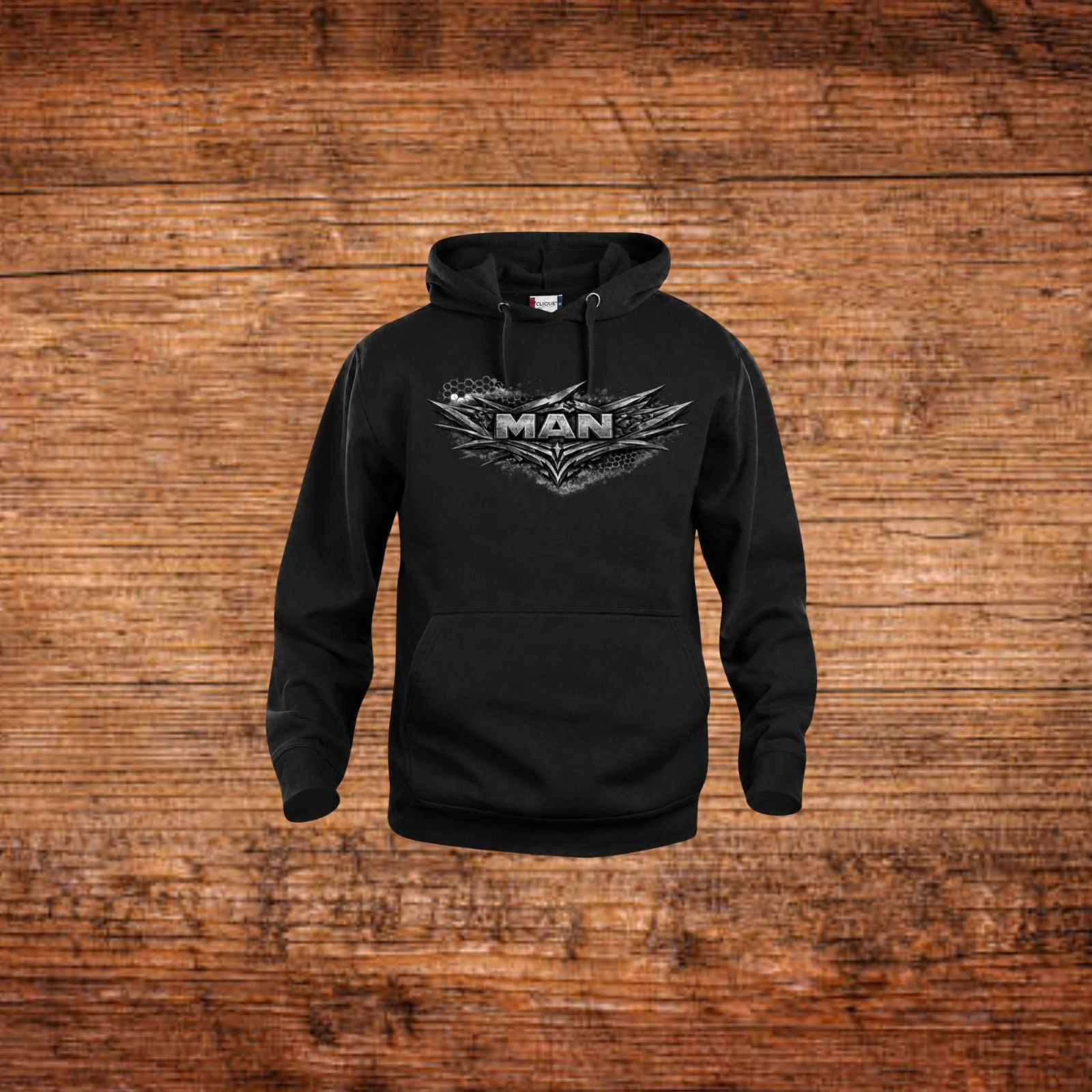 Schwarzer Kapuzenpullover mit MAN-Logo auf der Brust