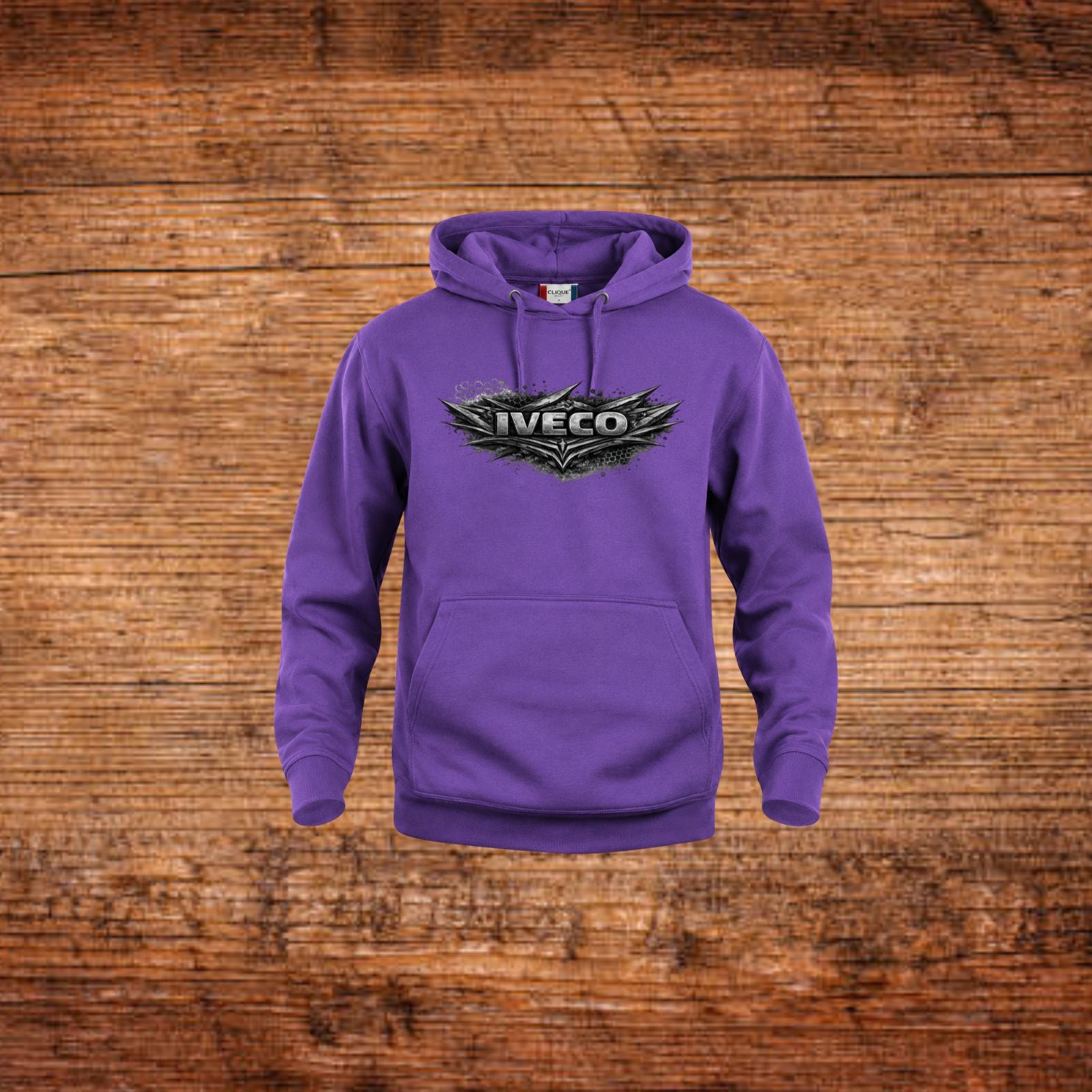 Lila Kapuzenpullover mit IVECO-Frontdruck, Kängurutasche und Kordelzug