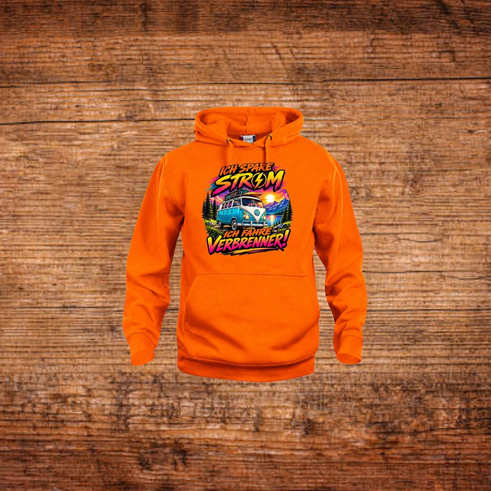 Orangefarbener Hoodie mit Kapuze und Motivdruck mit VW-Bus