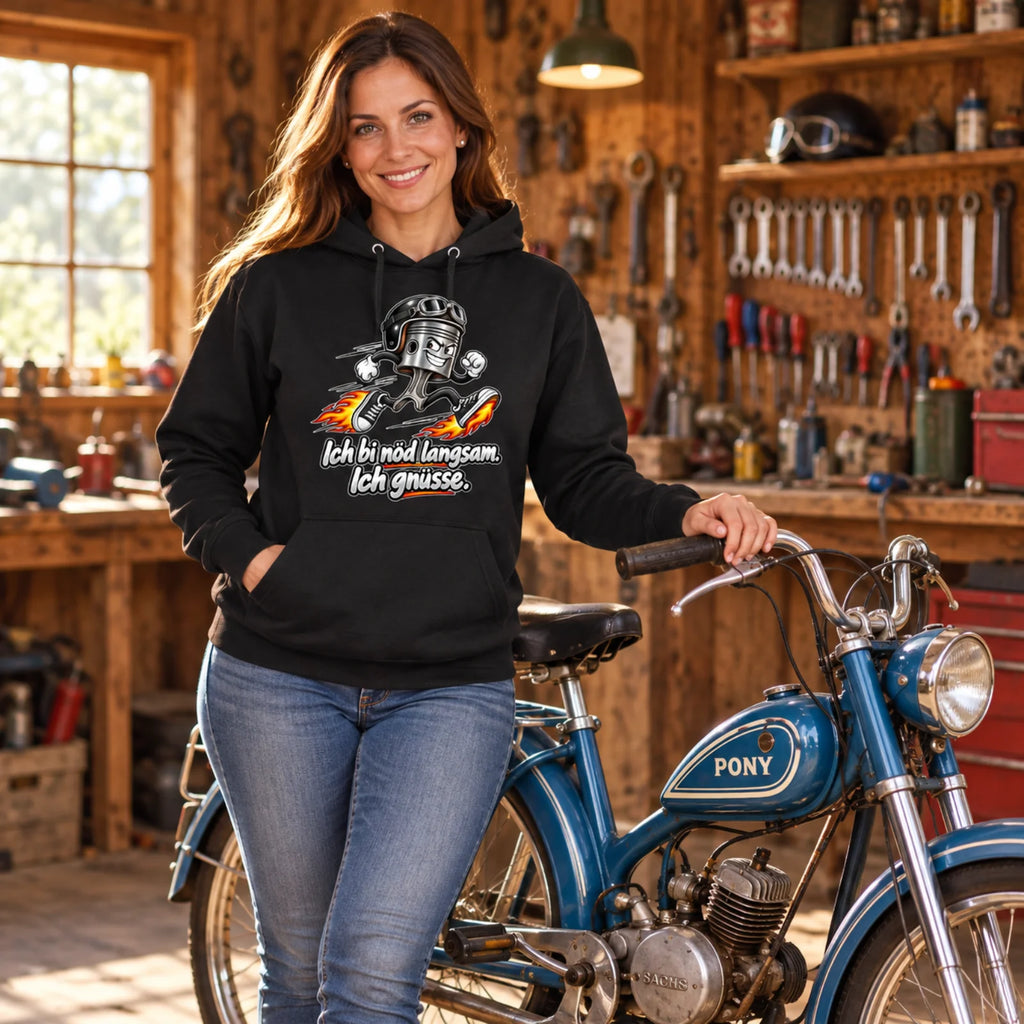 Schwarzer Mofa-Hoodie mit Kapuze und Frontprint, getragen von Frau